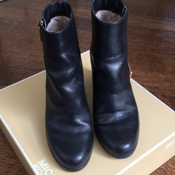 Michael kors booties - Picture 8 of 9